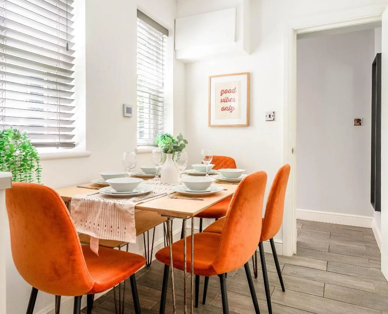 2 Bedroom House By Short Lets & Serviced Accommodation Brighton With Free Wifi & Terrace 0*,