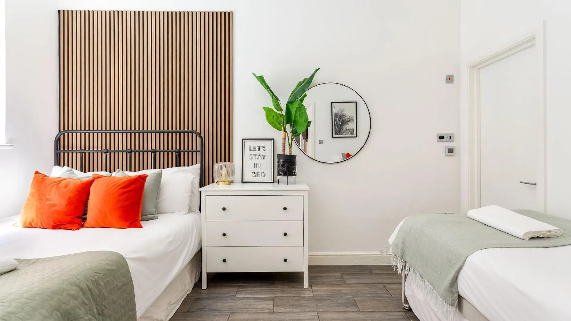 Holiday home 2 Bedroom House By Short Lets & Serviced Accommodation Brighton With Free Wifi & Terrace
