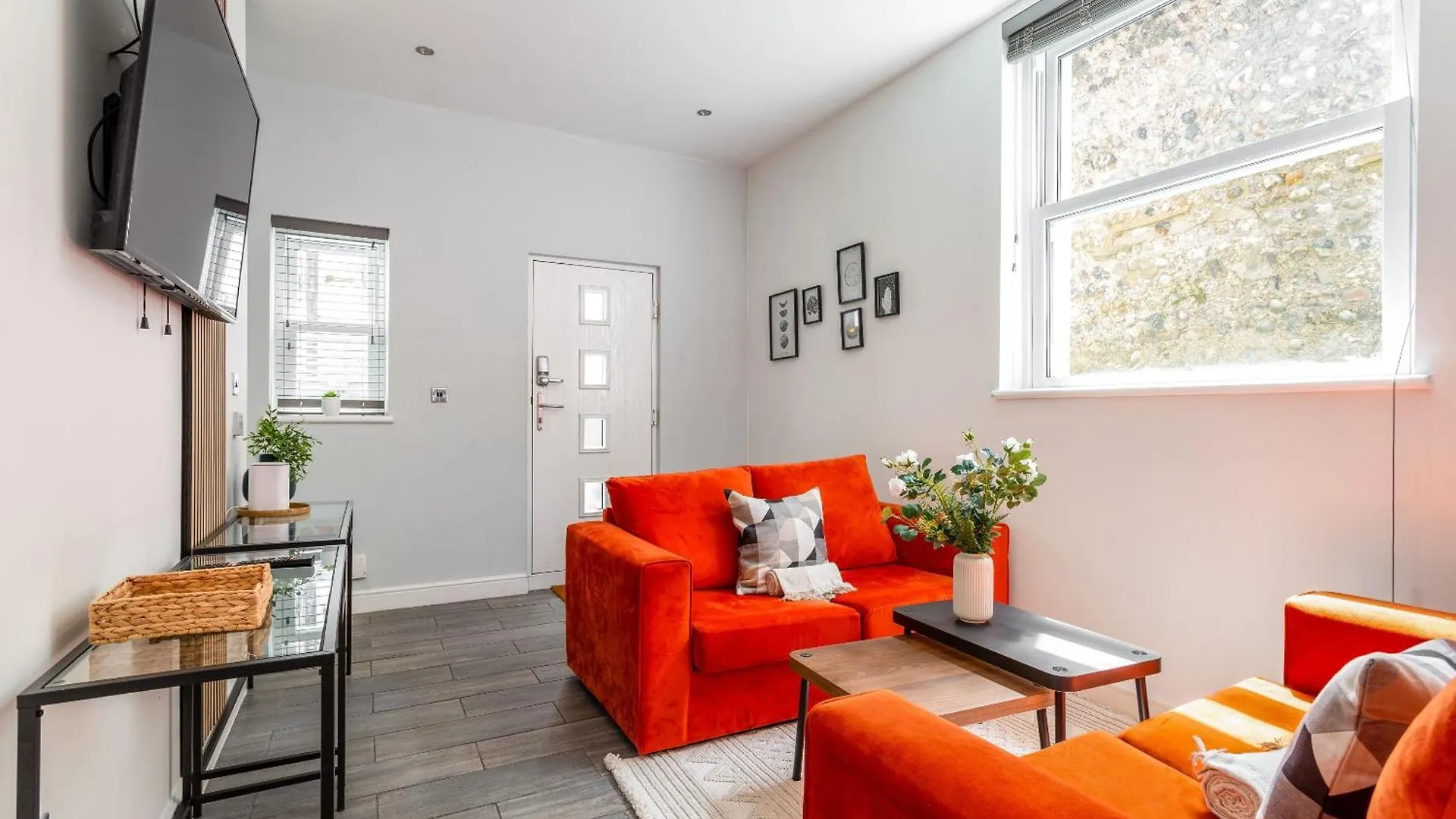 2 Bedroom House By Short Lets & Serviced Accommodation Brighton With Free Wifi & Terrace United Kingdom